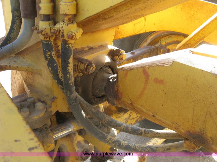 image for item E7915 1963 Caterpillar 12E rigid frame motor grader