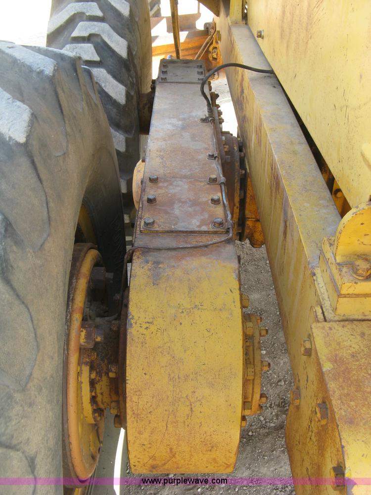 image for item E7915 1963 Caterpillar 12E rigid frame motor grader