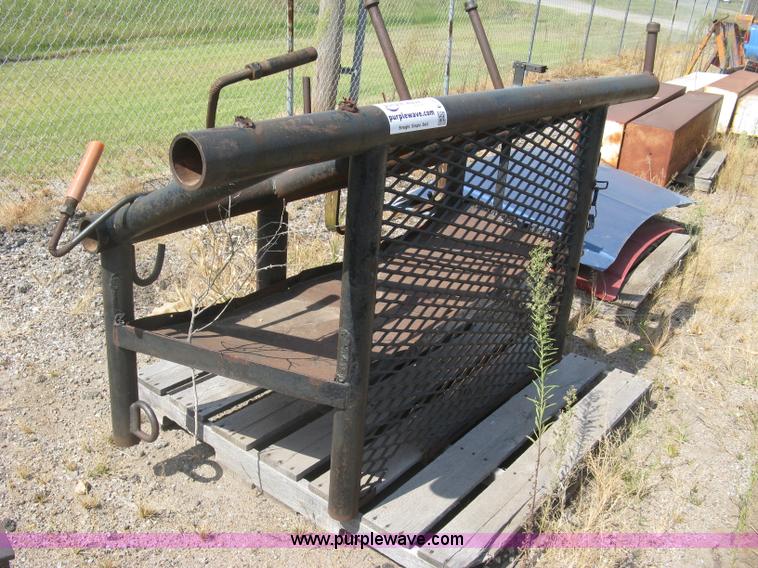 image for item E7961 Assorted automotive parts