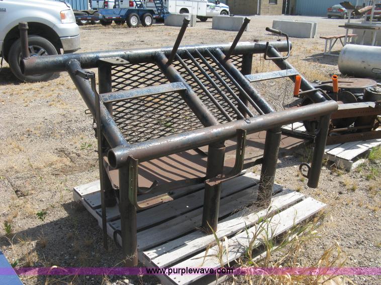 image for item E7961 Assorted automotive parts