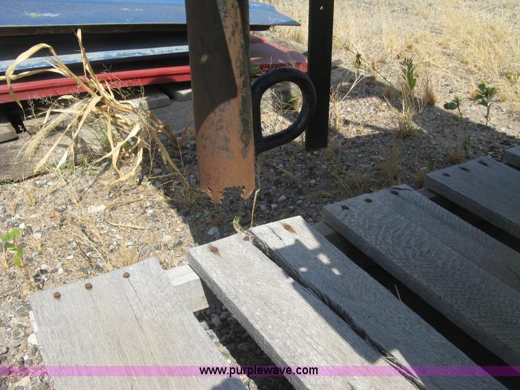 image for item E7961 Assorted automotive parts