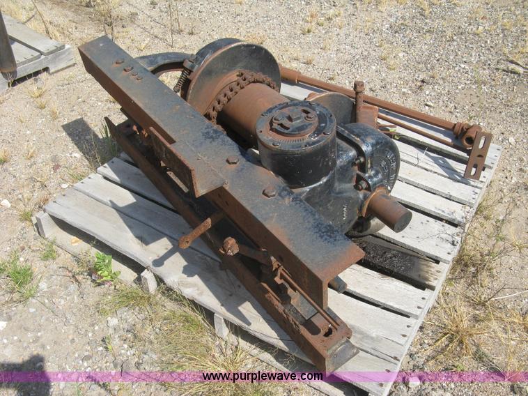 image for item E7961 Assorted automotive parts