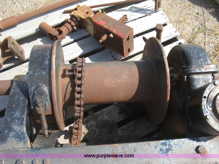 image for item E7961 Assorted automotive parts