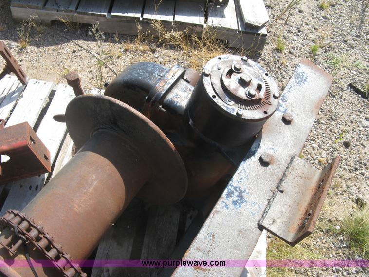 image for item E7961 Assorted automotive parts