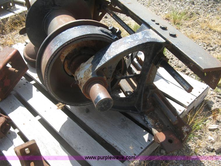 image for item E7961 Assorted automotive parts