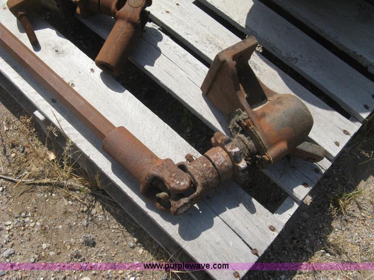 image for item E7961 Assorted automotive parts