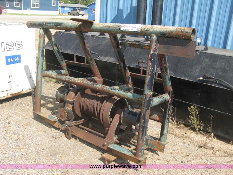 image for item E7962 Assorted automotive parts