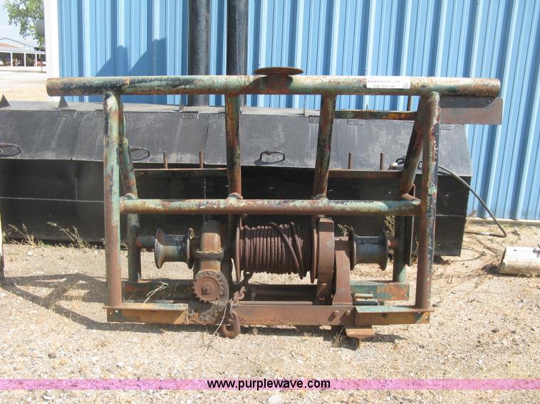 image for item E7962 Assorted automotive parts