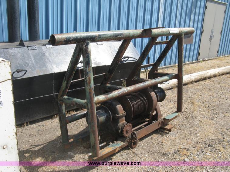 image for item E7962 Assorted automotive parts