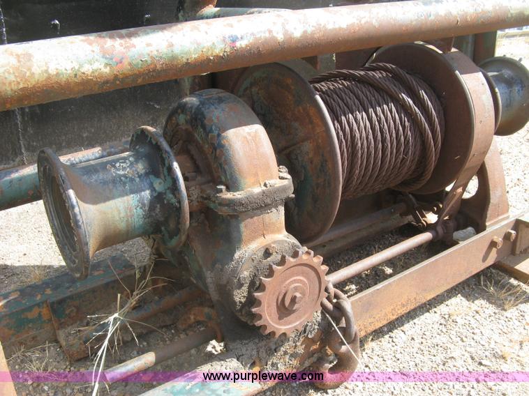 image for item E7962 Assorted automotive parts