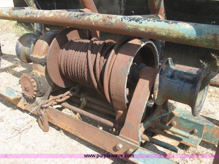 image for item E7962 Assorted automotive parts