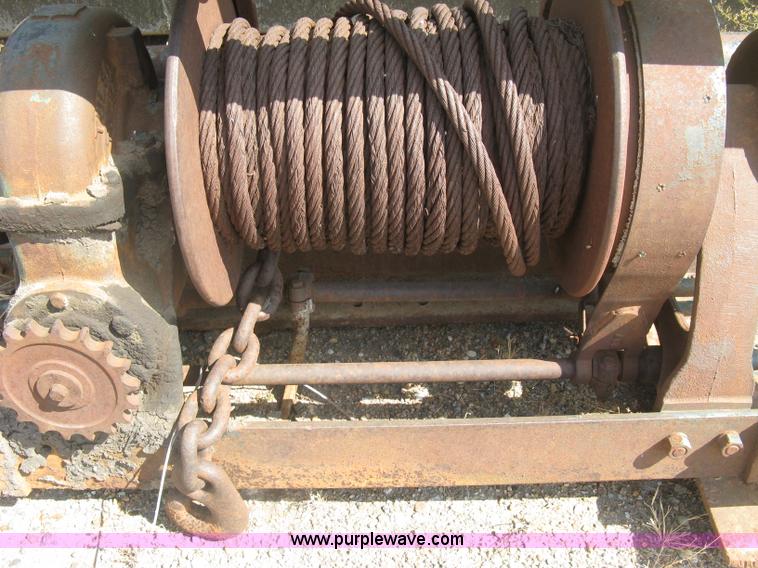 image for item E7962 Assorted automotive parts