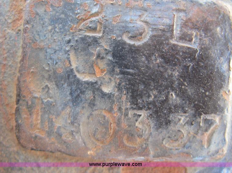 image for item E7962 Assorted automotive parts