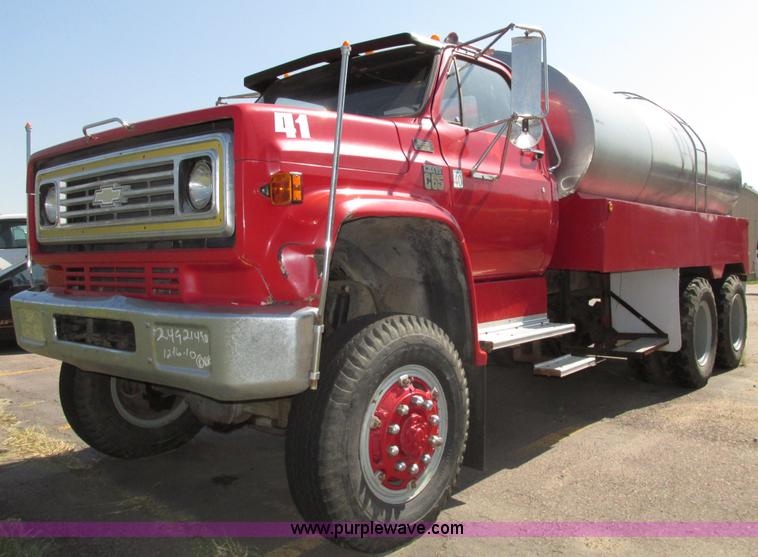 image for item F7211 1976 Chevrolet C65 Custom Deluxe water truck