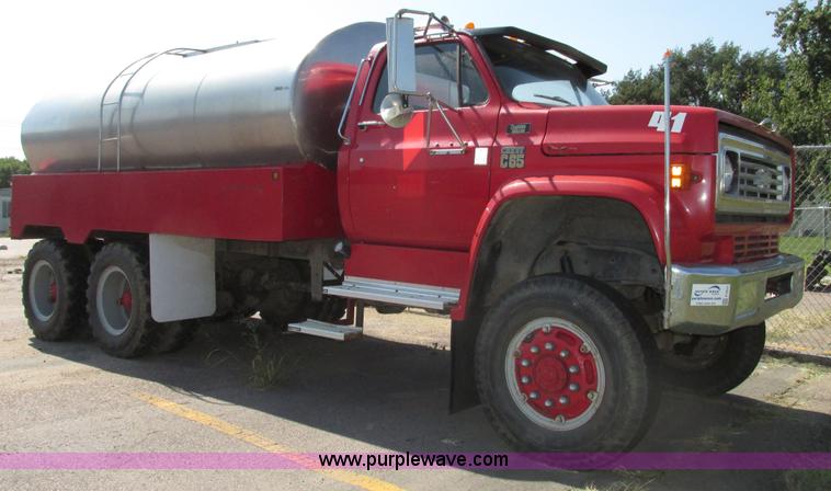 image for item F7211 1976 Chevrolet C65 Custom Deluxe water truck