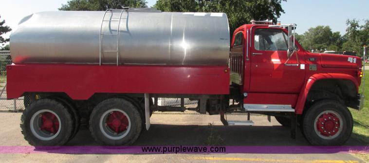 image for item F7211 1976 Chevrolet C65 Custom Deluxe water truck
