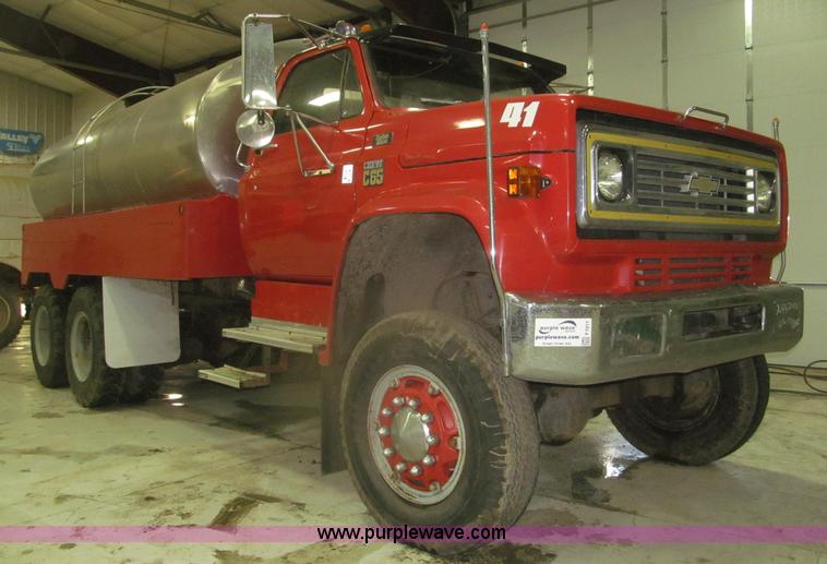 image for item F7211 1976 Chevrolet C65 Custom Deluxe water truck