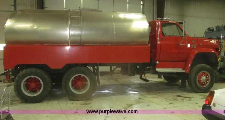 image for item F7211 1976 Chevrolet C65 Custom Deluxe water truck