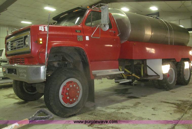 image for item F7211 1976 Chevrolet C65 Custom Deluxe water truck