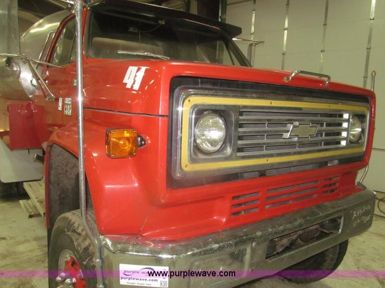 image for item F7211 1976 Chevrolet C65 Custom Deluxe water truck