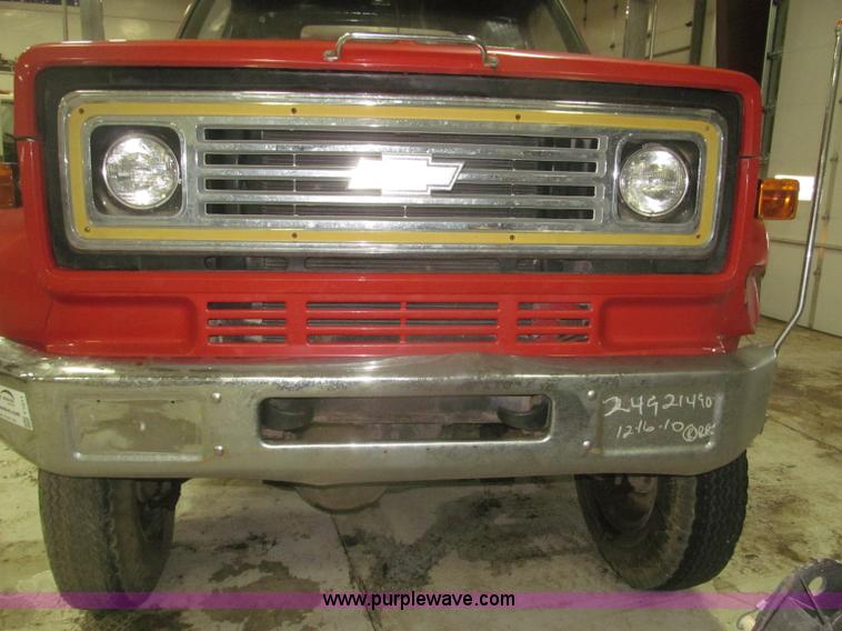 image for item F7211 1976 Chevrolet C65 Custom Deluxe water truck