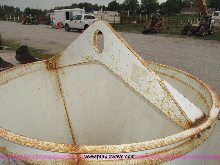 image for item G9944 Gar Bro 433G concrete bucket