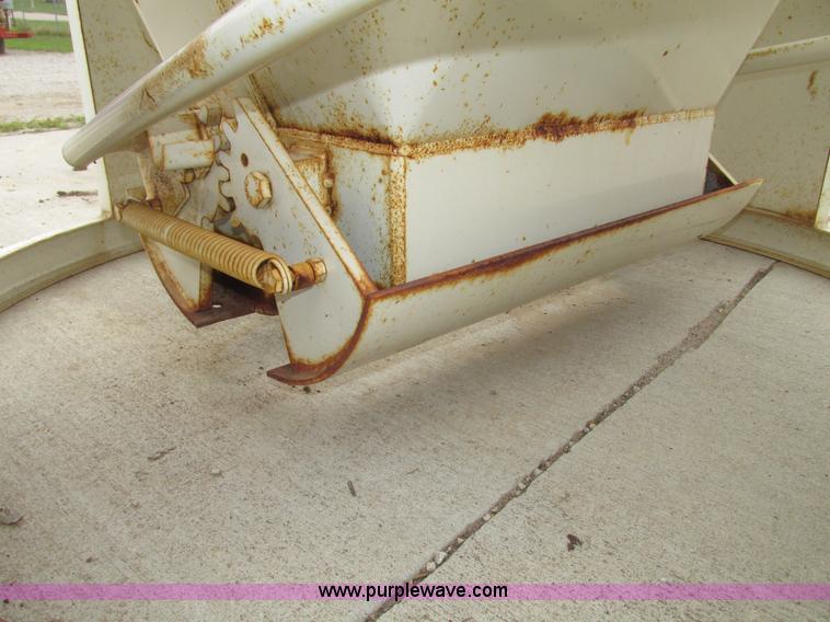 image for item G9944 Gar Bro 433G concrete bucket