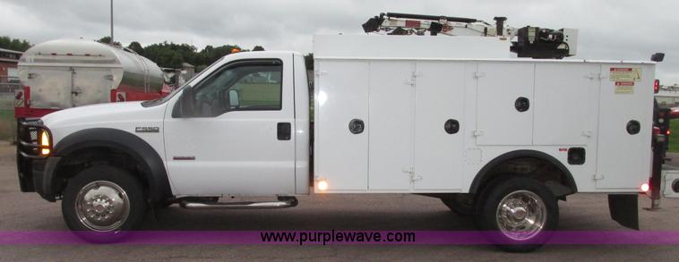 image for item G9974 2007 Ford F550 Super Duty XL utility truck