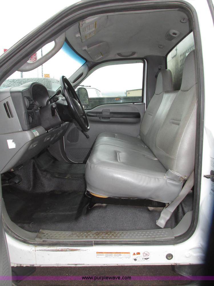 image for item G9974 2007 Ford F550 Super Duty XL utility truck