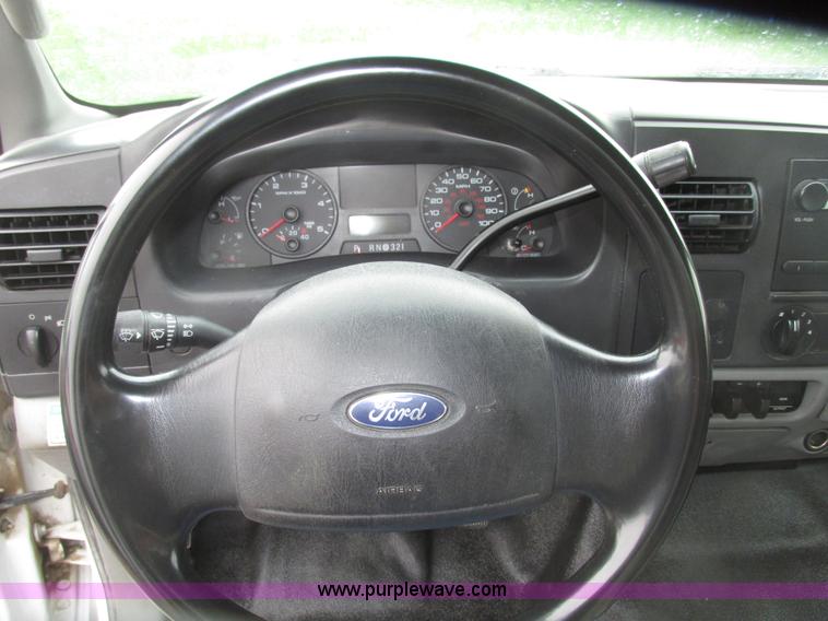 image for item G9974 2007 Ford F550 Super Duty XL utility truck