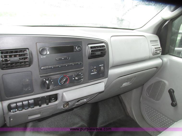 image for item G9974 2007 Ford F550 Super Duty XL utility truck