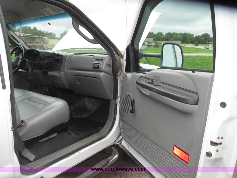 image for item G9974 2007 Ford F550 Super Duty XL utility truck