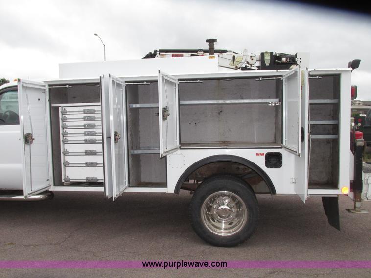 image for item G9974 2007 Ford F550 Super Duty XL utility truck