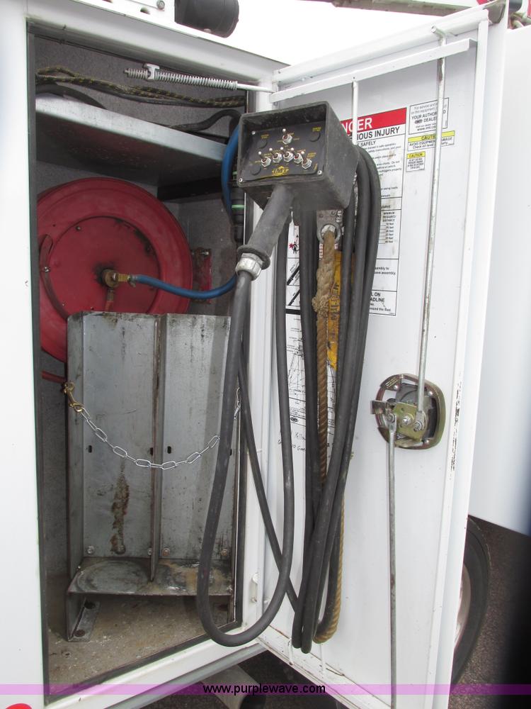 image for item G9974 2007 Ford F550 Super Duty XL utility truck