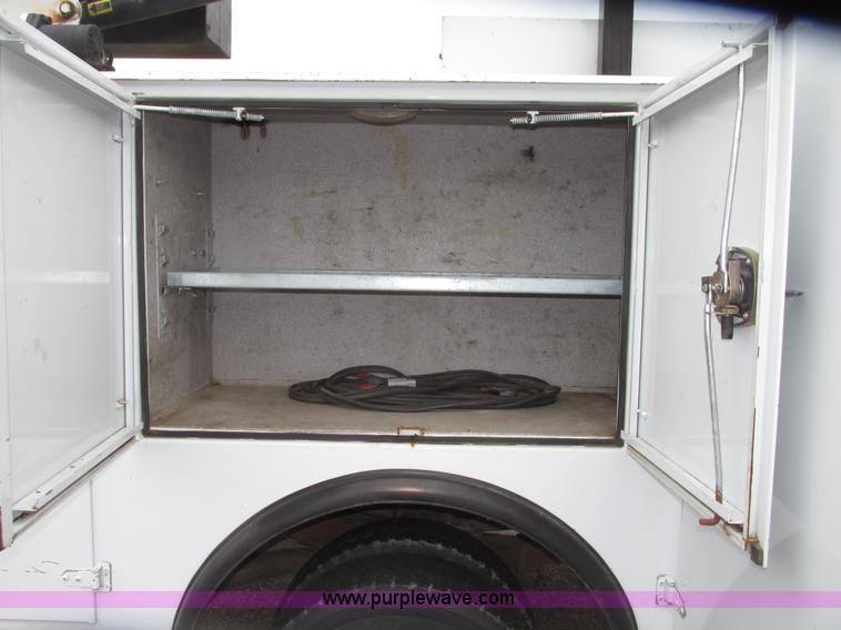 image for item G9974 2007 Ford F550 Super Duty XL utility truck