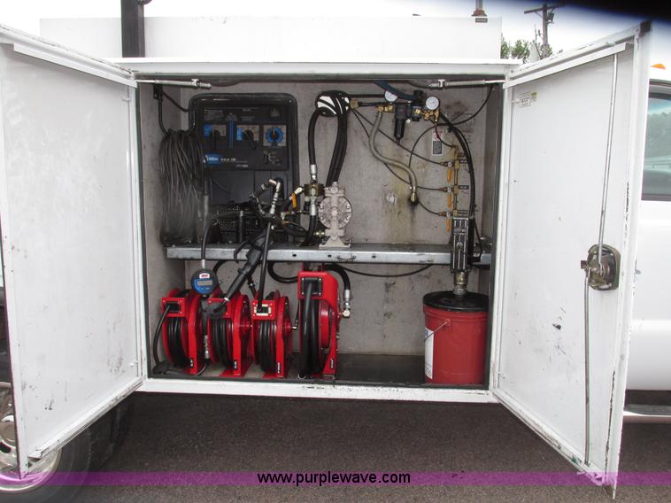 image for item G9974 2007 Ford F550 Super Duty XL utility truck