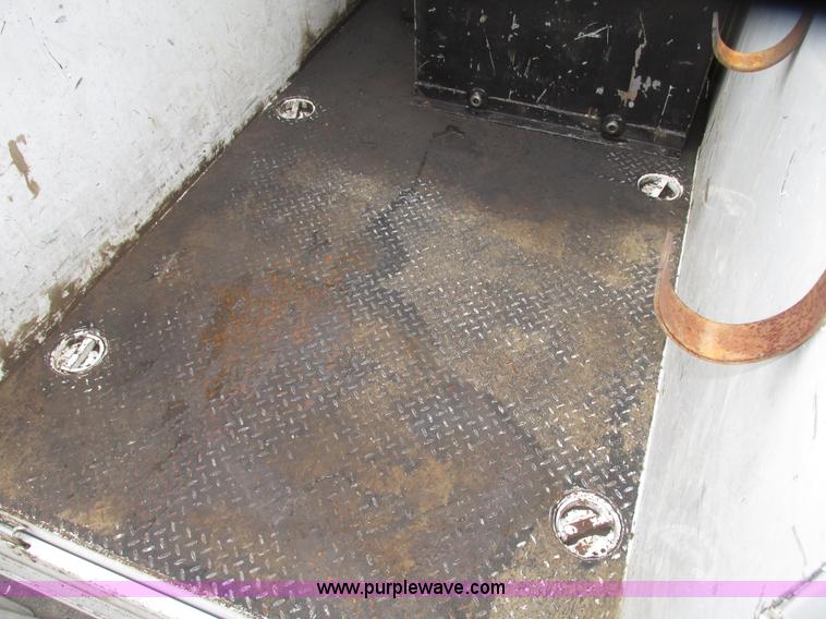 image for item G9974 2007 Ford F550 Super Duty XL utility truck