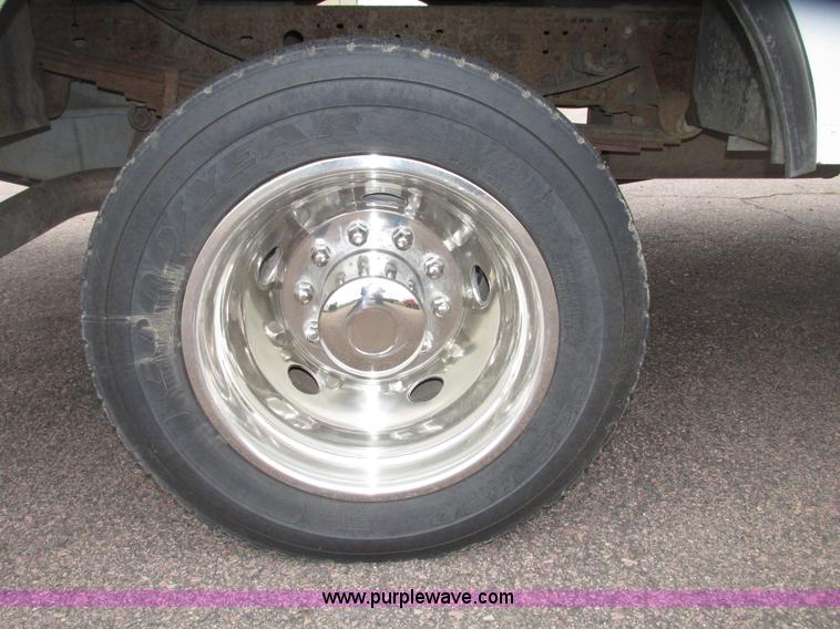 image for item G9974 2007 Ford F550 Super Duty XL utility truck