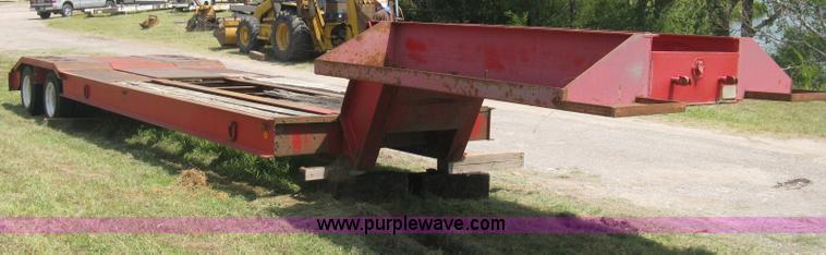 image for item H5271 1973 Fruehauf C25L-J2 low boy trailer