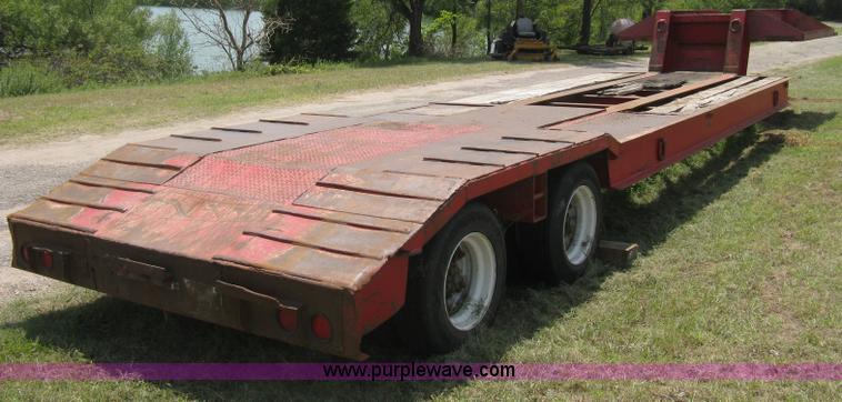 image for item H5271 1973 Fruehauf C25L-J2 low boy trailer