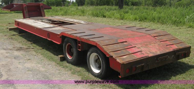image for item H5271 1973 Fruehauf C25L-J2 low boy trailer