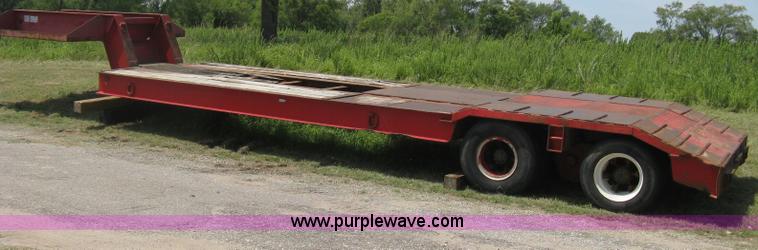 image for item H5271 1973 Fruehauf C25L-J2 low boy trailer