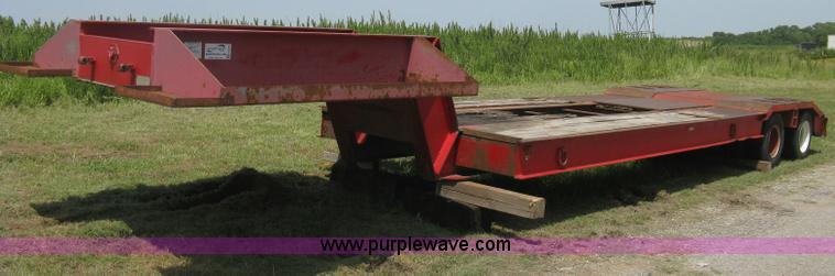 image for item H5271 1973 Fruehauf C25L-J2 low boy trailer