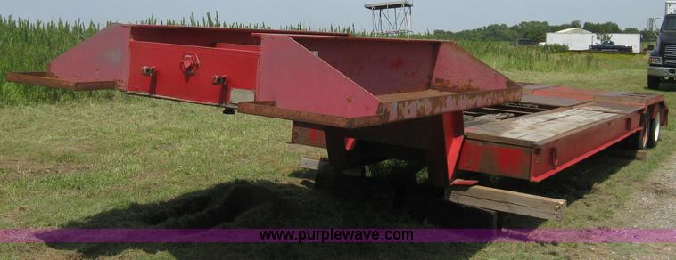 image for item H5271 1973 Fruehauf C25L-J2 low boy trailer