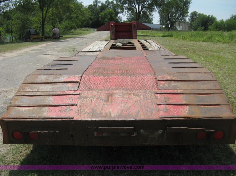 image for item H5271 1973 Fruehauf C25L-J2 low boy trailer