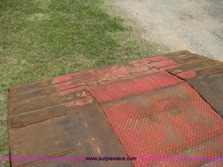 image for item H5271 1973 Fruehauf C25L-J2 low boy trailer