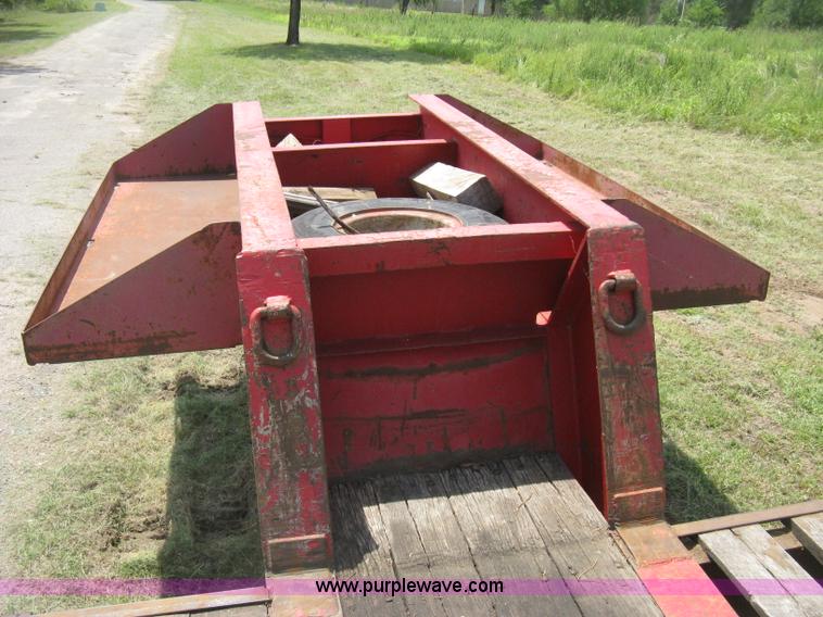 image for item H5271 1973 Fruehauf C25L-J2 low boy trailer