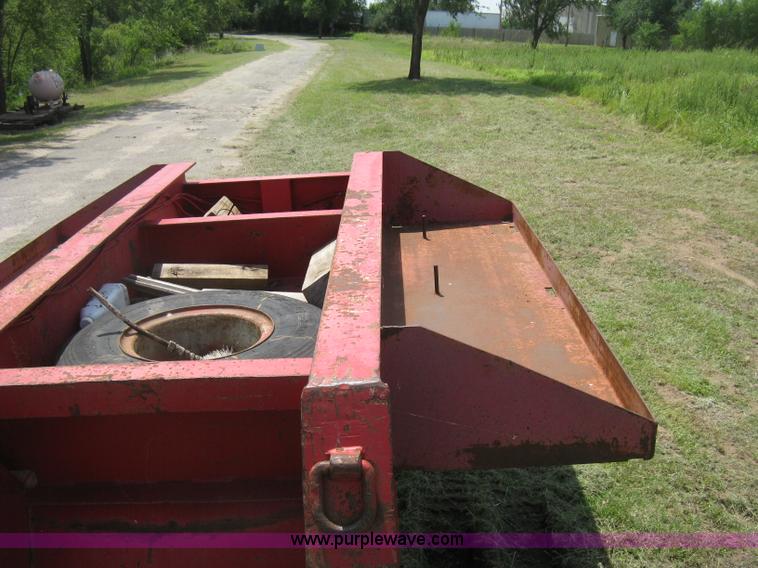 image for item H5271 1973 Fruehauf C25L-J2 low boy trailer