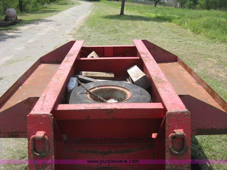 image for item H5271 1973 Fruehauf C25L-J2 low boy trailer