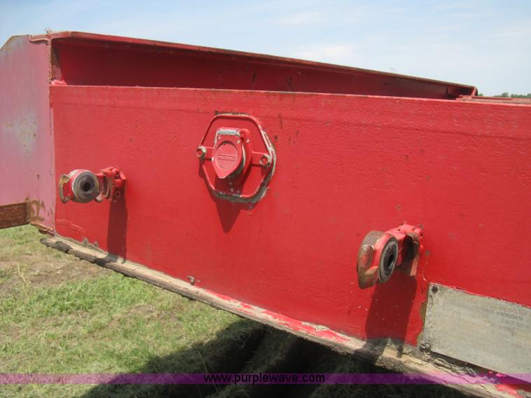 image for item H5271 1973 Fruehauf C25L-J2 low boy trailer